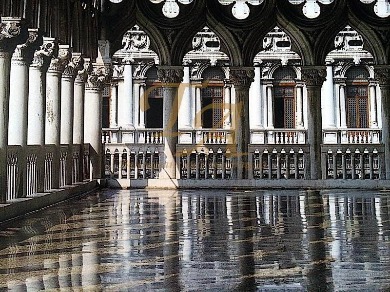 Терраццо портика Дворца Доджей Венецианский терраццо портика Дворца Доджей, г. Венеция, Италия